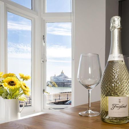 Pier View - Stylish Flat With Sea Views Lejlighed Eastbourne Eksteriør billede
