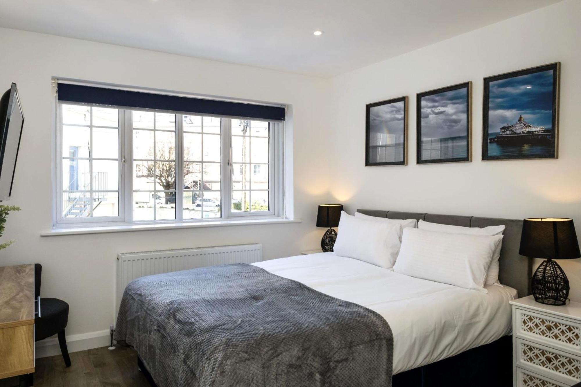 Pier View - Stylish Flat With Sea Views Lejlighed Eastbourne Eksteriør billede